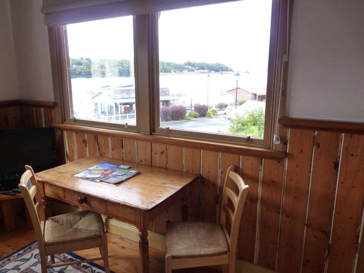 Bushman'S At Strahan Aparthotel ภายนอก รูปภาพ